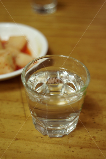 소주,소주한잔,소주잔,포장마차,혼술,음주,외로움,하루마무리,서민,술,주류,alcohol