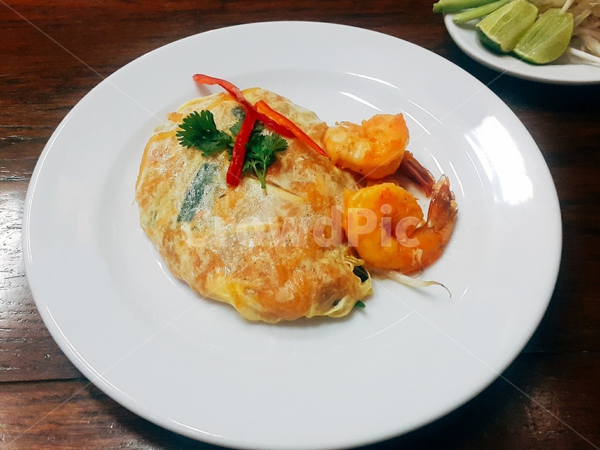 팟타이,태국,새우팟타이,새우,요리,음식,food,노란색,주황색,초록색,라임,하얀색,그릇,나무,음식,식재료,요리,food,cook,meal,dishes,food reserves