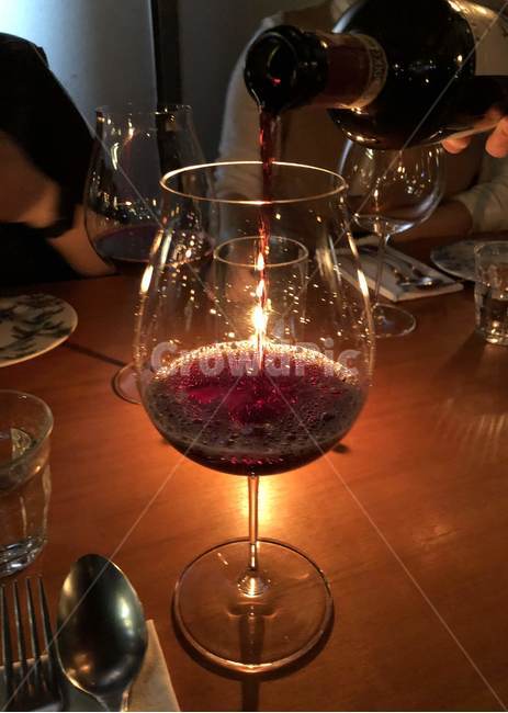 와인,와인잔,레드와인,레스토랑,분위기,테이블,감성,redwine,wine,aglassofwine,restaurant,table,dinner,기념일,축하,anniversary,congratulation,celebrate,celebration,술,주류,alcohol