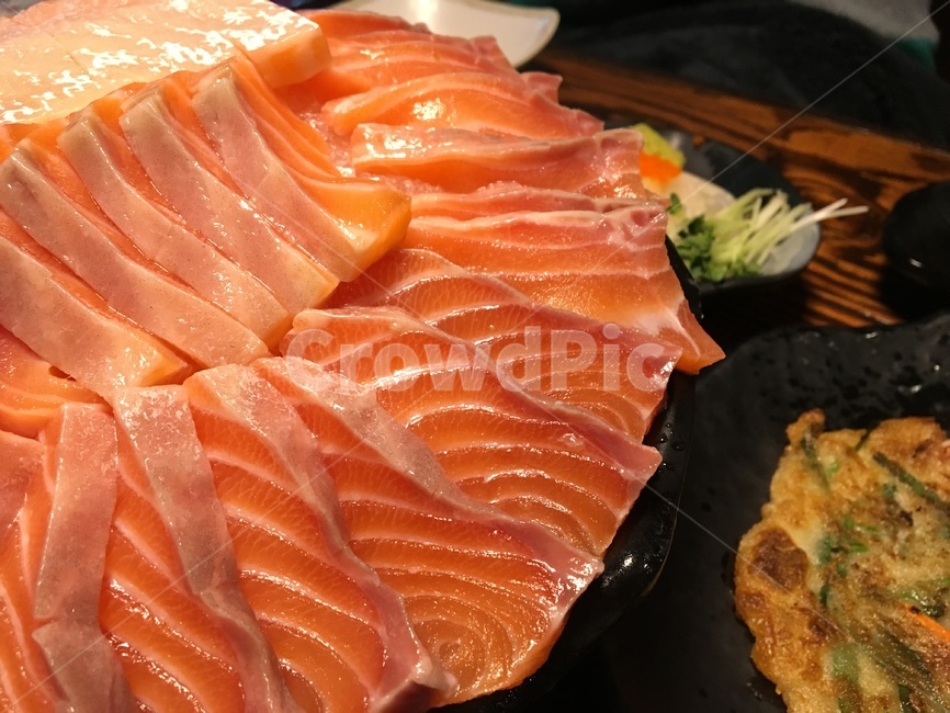 연어회,연어,파전,한식,술안주,밥상,반찬,식사,음식,식재료,요리,food,cook,meal,dishes,food reserves