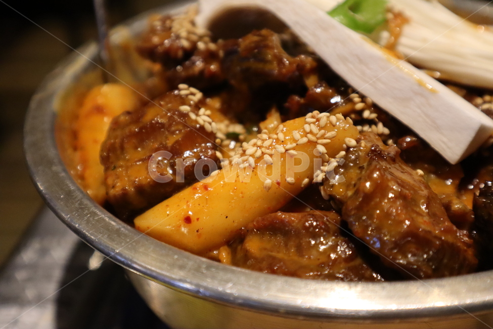 매운갈비찜,갈비찜,돼지고기,갈비,돼지고기요리,음식,식재료,요리,food,cook,meal,dishes,food reserves