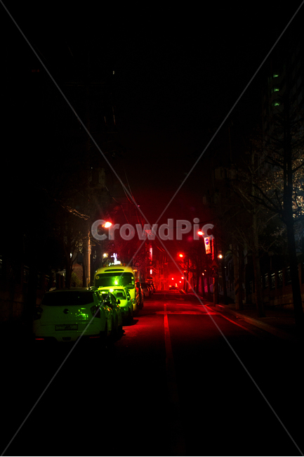 공포,밤,색감,거리,야경,섬뜩함,무서움,빨간색,녹색,야경,밤,풍경,nightscape,night,landscape,도시,city,한국도시풍경,한국도시경관,korea cityscape,골목길,alley,car,차,transportation,교통,automobile,자동차,vehicle,차량,light,빛,traffic light,신호등