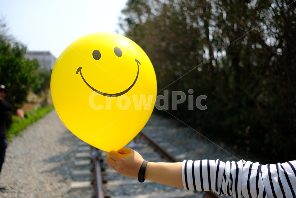 풍선,스마일,노랑,철길,미포철길,맑음,즐거움,희망,미소,smile,balloon,yellow,track,railroad