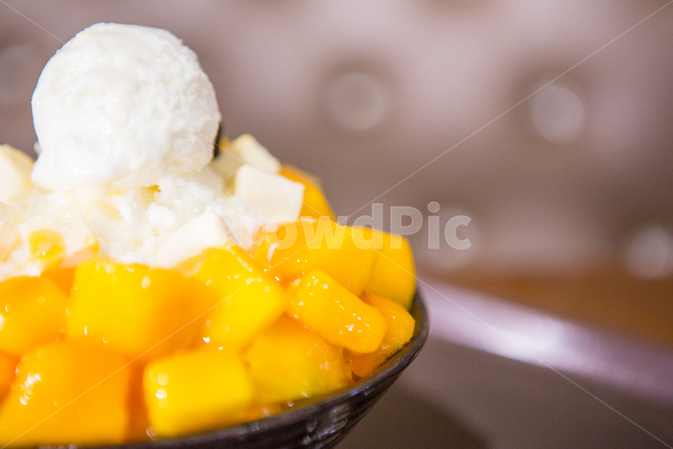 cook,snack,mangoiceflakes,ice,shavedice,summer,food,icecream,shaved ice,ice cream,dessert,mango shaved ice,coolness,ingredients,cooking