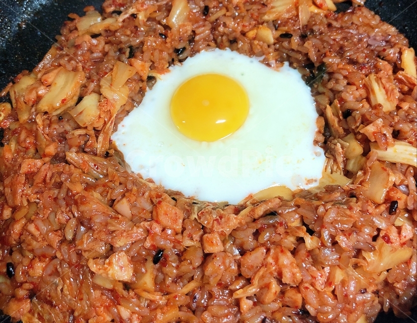 김치볶음밥,계란후라이,김치,볶음밥,달걀후라이,계란,김치스팸볶음밥