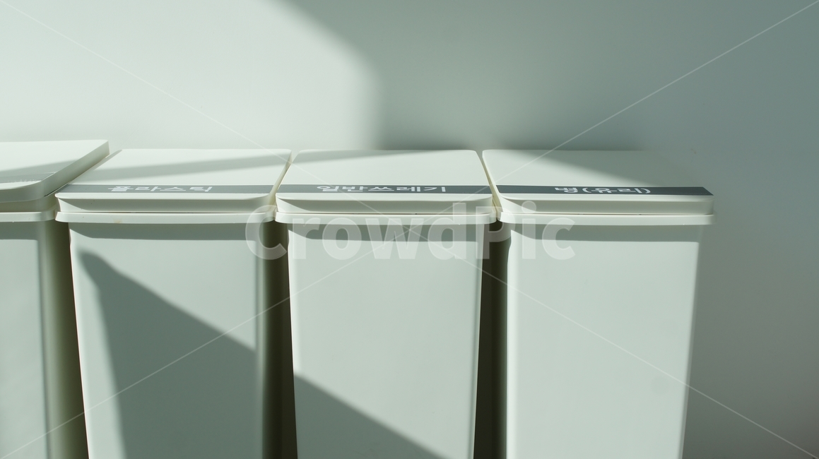 furniture,trash,wastebasket,garbagecan,dustbin,recyclebin,쓰레기통,휴지통,감성,가구,소품