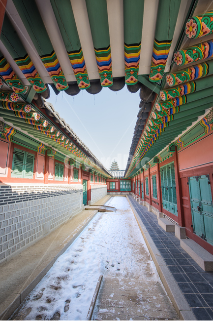 경복궁,겨울,전통,고궁,한옥,궁궐,누각,눈,풍경,궁전,경치,한국전통,아시아,한국,동양,고전,한국문화,한국명소,한국관광지,왕궁,관광지,건축물,서울,설경,실외,명소,문화,고건축,건축,역사,문화유산,전경,단청,단아한,기와,지붕,과거,고풍,카피스페이스,동계,gyeongbokpalace,palace,traditionalpalace,traditionalkoreanhouse,snowandlandscape,koreantraditionalgate,asia,korea,classicalpalace,koreanculturalheritage,oldpalaces,koreanculture,koreanattractions,koreantouristattractions,palaces,touristattractions,buildings,seoul,outdoor,famousplaces,culture,rooftile,past,antique,winter,목재,가옥,wood,겨울,계절,winter,season,한국전통,한국문화,korean traditional,korean culture,랜드마크,landmark,tourist attraction,한국랜드마크,한국관광지,한국명소,korea landmark,korea tourist attraction,건축물,건물외관,exterior,building,structure,architecture,construction