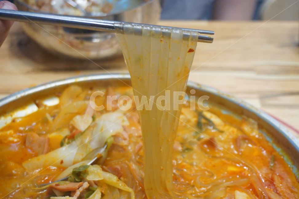 부대찌개,부대찌개당면,부대찌개재료,한국음식,국물요리