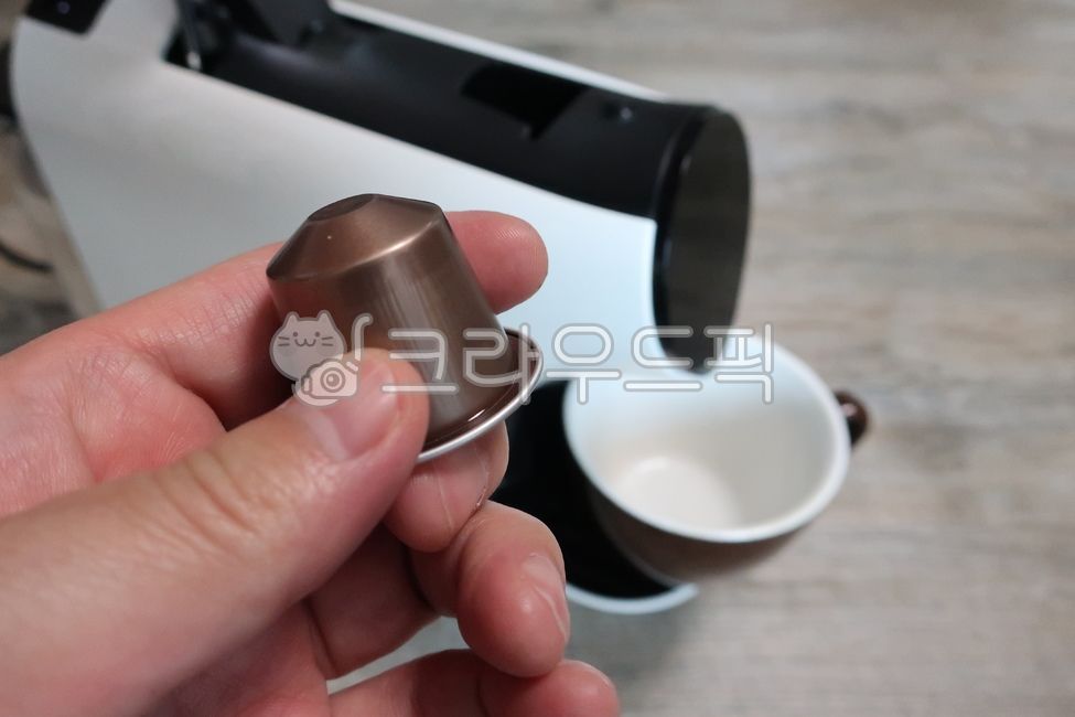 캡슐,커피머신,커피,기계,에스프레소,아메리카노,음료,추출,가정용,소형,장비