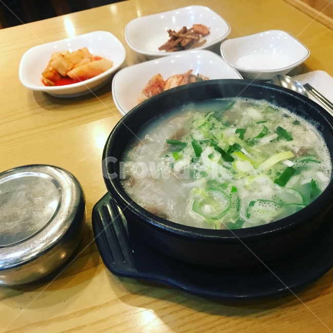 혼밥,음식,소머리국밥,국밥,저녁,음식,식재료,요리,food,cook,meal,dishes,food reserves,한식,한국음식,한국요리,korean food,korean dishes,korean meal,korean cook
