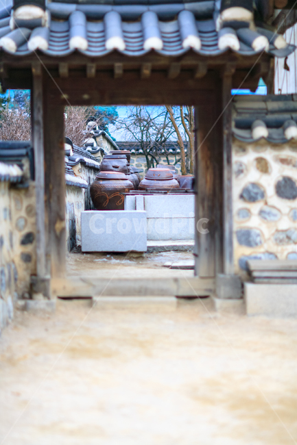 장독대,한옥마을,복고풍,전통적인,전통,한국전통,한국문화,korean traditional,korean culture,건축물,건물외관,exterior,building,structure,architecture,construction