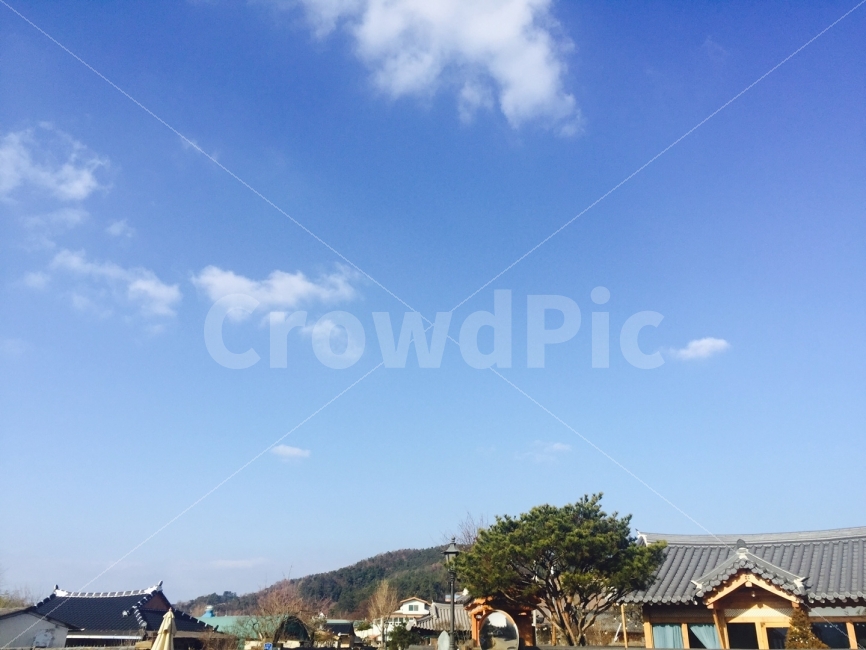 하늘,한옥,구름,하늘색,배경,자연,풍경,nature,landscape,시골,마을,country,rural,town,한국전통,한국문화,korean traditional,korean culture,outdoors,옥외,농촌,building,건물