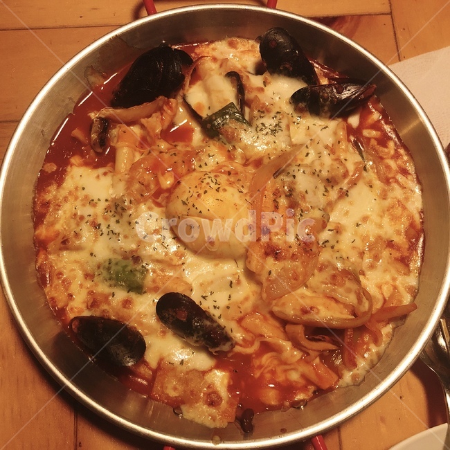 음식,스튜,요리,식사,떡볶이,해물떡볶이,떡,안주,맥주,술,포차,호프
