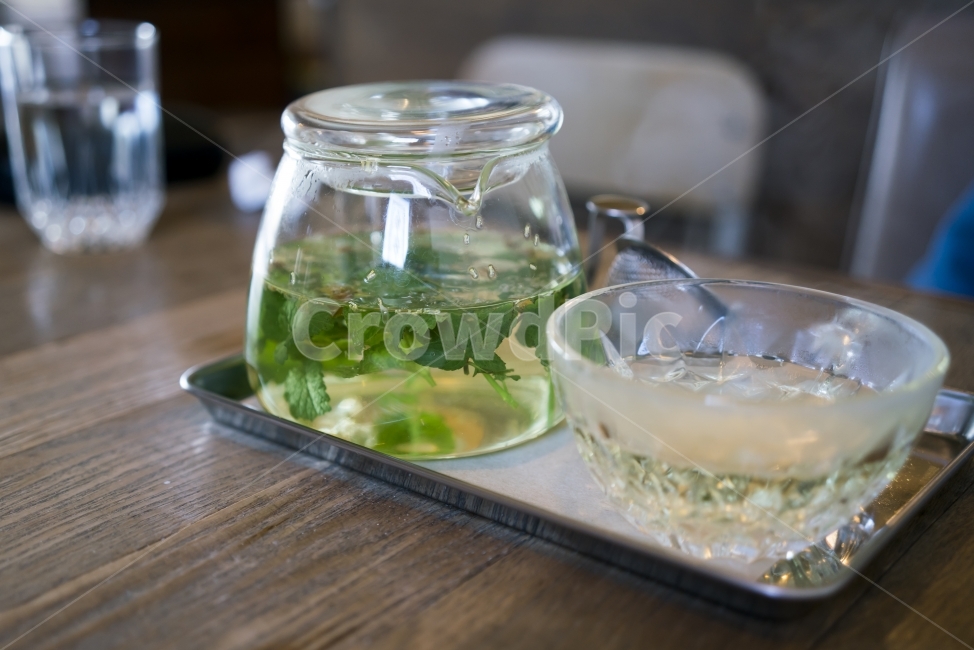 카페,민트티,티타임,여유,휴식,수다,감성,오후,오후티타임,일상,힐링,브레이크,tea,cafe,break,teatime,minttea,mint,민트,음료수,drink,beverage