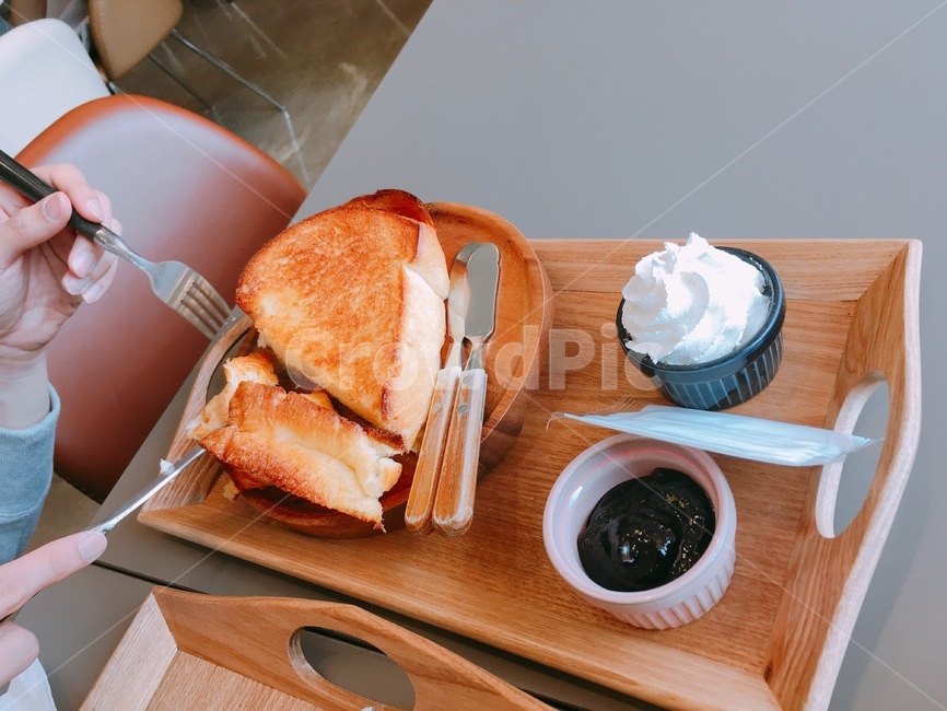 카페,브런치,식빵,잼,토스트,음식,식재료,요리,food,cook,meal,dishes,food reserves,빵,bread,아침식사,조식,브런치,breakfast,brunch
