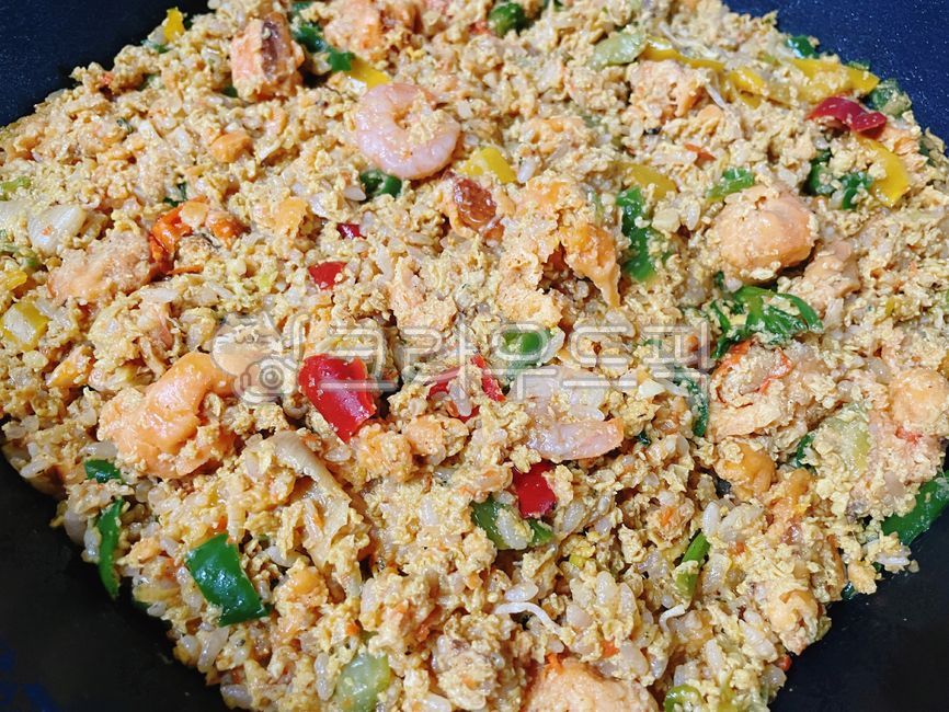 푸팟퐁커리,푸팟퐁,커리,해물,해산물,게살,새우,칵테일새우,해물볶음밥,게살볶음밥,새우볶음밥,볶음밥,쌀밥,쌀,밥,대파,파,파프리카,야채,채소,음식,식사,태국음식,food,rice,seafood,shrimp,vegetable