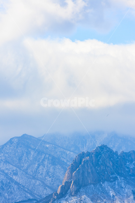 울산바위,속초,하늘,구름,산,겨울,계절,winter,season,자연,풍경,nature,landscape,한국자연풍경,한국자연경관,korea nature landscape,mountain,mountain range,산맥,outdoors,옥외,peak,피크