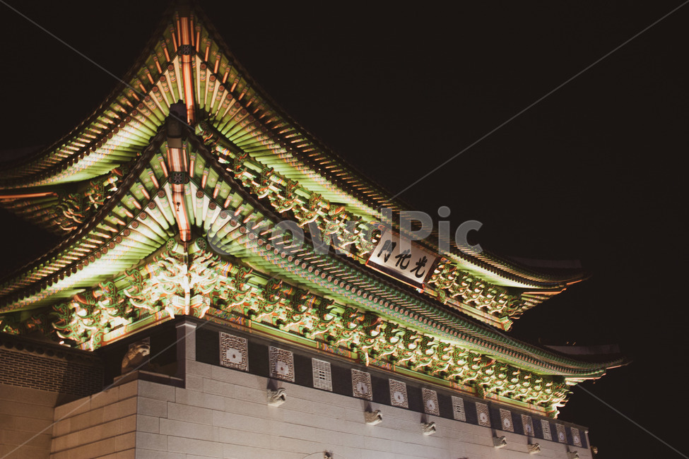 경복궁,광화문,야경,고궁,감성,서울,한국,전통,야경,밤,풍경,nightscape,night,landscape,한국전통,한국문화,korean traditional,korean culture,랜드마크,landmark,tourist attraction,한국랜드마크,한국관광지,한국명소,korea landmark,korea tourist attraction,건축물,건물외관,exterior,building,structure,architecture,construction,pagoda,탑,worship,예배,건물,shrine,신사
