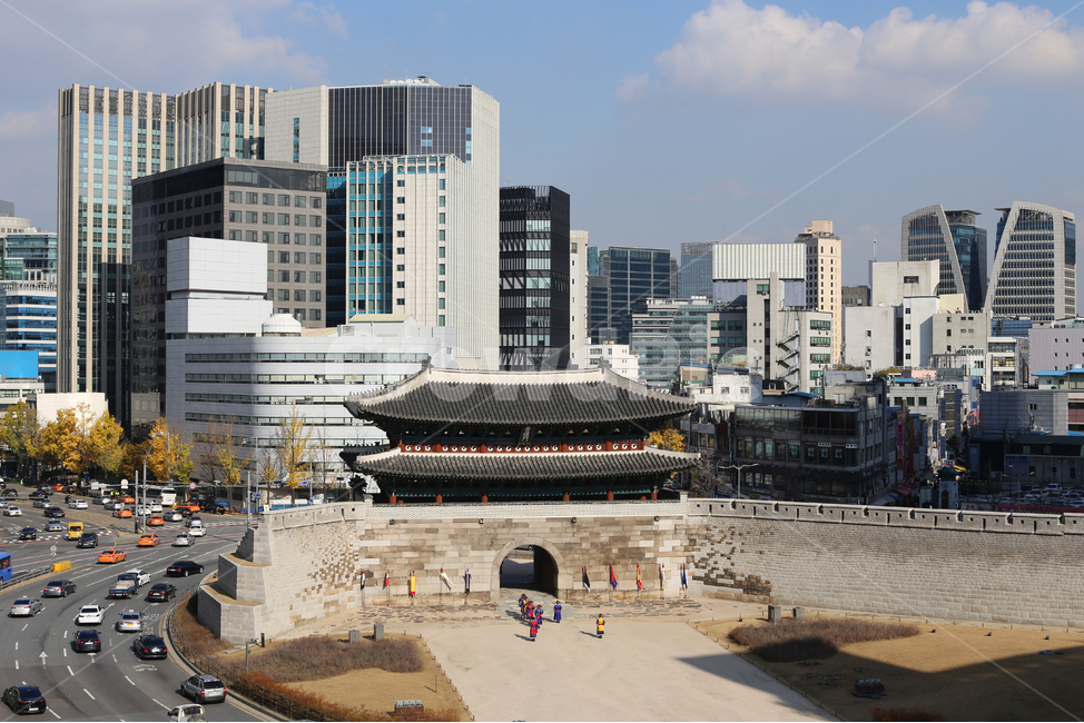남대문,서울,한국,관광,고전축,도시,풍경,city,landscape,한국도시풍경,한국도시경관,korea cityscape,랜드마크,landmark,tourist attraction,한국랜드마크,한국관광지,한국명소,korea landmark,korea tourist attraction,건축물,건물외관,exterior,building,structure,architecture,construction,건물,automobile,자동차,car,차,transportation,교통,vehicle,차량