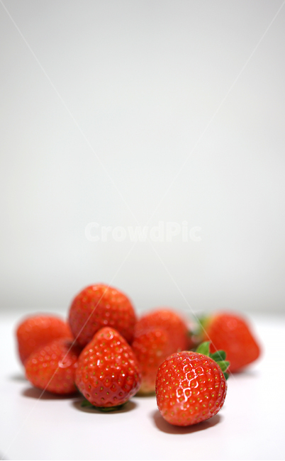 딸기,strawberry,과일,음식,겨울철과일,빨강,레드,red,베리,음식,식재료,요리,food,cook,meal,dishes,food reserves,과일,열매,fruit