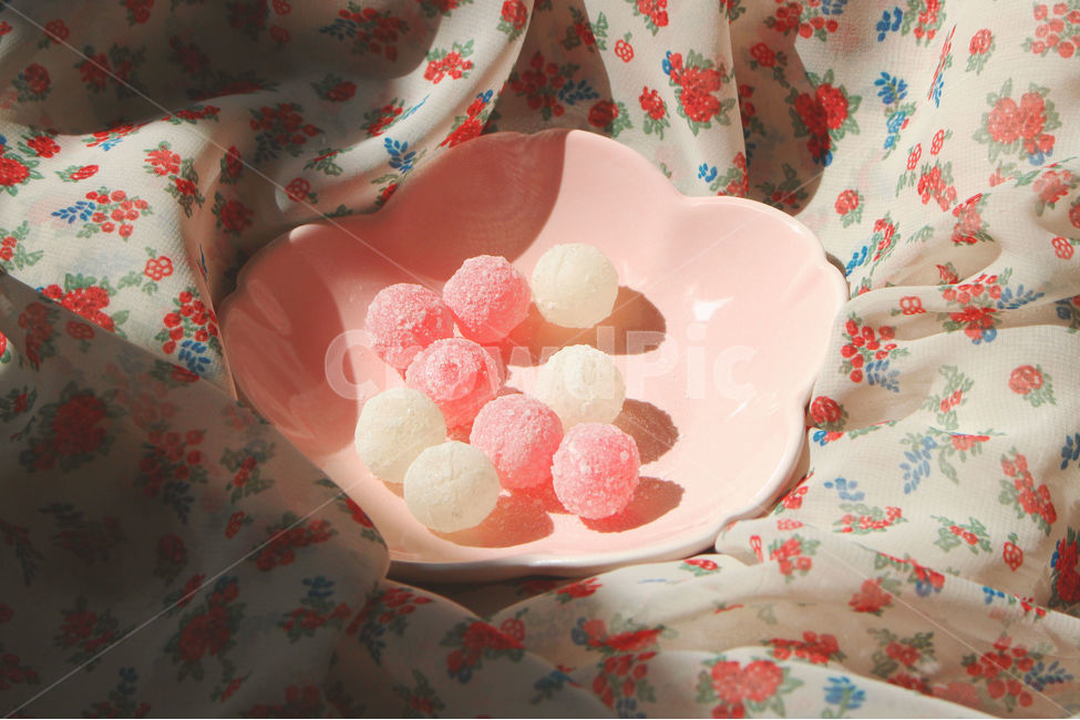 감성사진,사탕,화이트데이,군것질,캔디,분홍색,하얀색,pink,white,candy,WhiteDay,음식,식재료,요리,food,cook,meal,dishes,food reserves,디저트,간식,후식,dessert,snack,감성,sensible,feeling,색깔,색상,색채,색감,color sense,color sensitivity,feeling of color