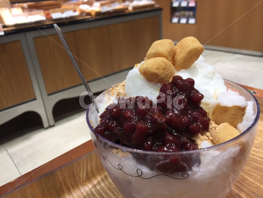 디저트,간식,빙수,팥빙수,인절미빙수,우유,연유,단팥,인절미,음식