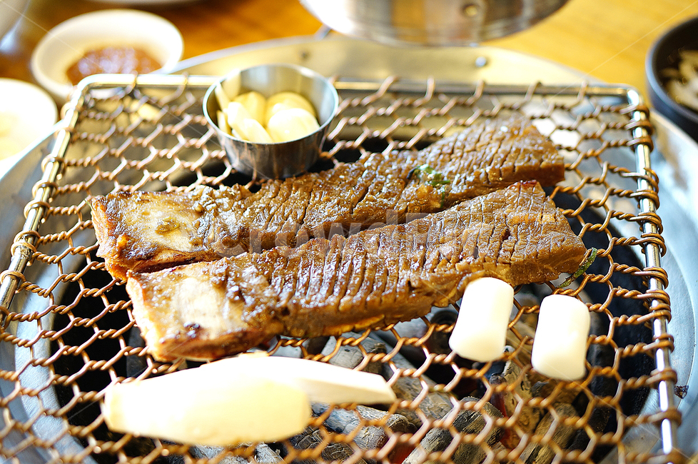 돼지갈비,숯불구이,숯불갈비,화로구이,직화구이,고기집,고깃집,음식,식재료,요리,food,cook,meal,dishes,food reserves,육류,고기,meat