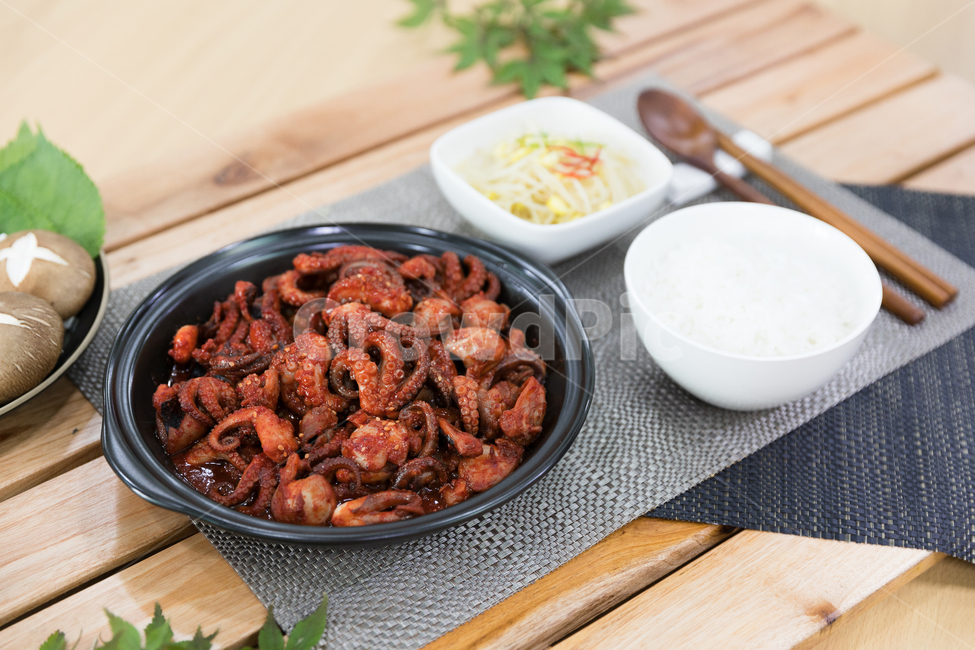 음식,쭈꾸미볶음,식사,안주,쭈꾸미,저녁식사,한식,korea,spicy,오징어볶음,식당,매콤,매운맛,red,맛집,고추장,고춧가루,식재료,요리,cook,reserves,수산물,해산물,fisheryproducts,seafood,한국음식,한국요리,food,dishes,korean,meal,koreancook,맛있다,먹다,맵다,소스,볶음,음식,식재료,요리,food,cook,meal,dishes,food reserves,한식,한국음식,한국요리,korean food,korean dishes,korean meal,korean cook