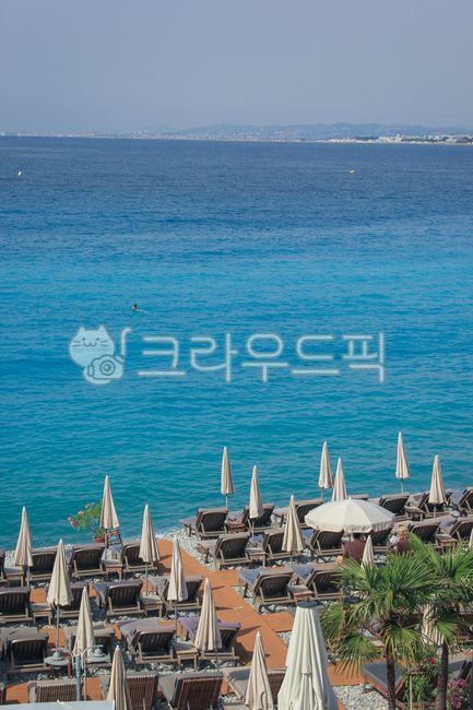 해외여행,프랑스여행,여행,니스,니스바다,파라솔,휴가,휴가철,바다,에메랄드빛