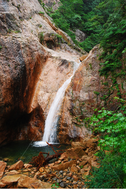 폭포,계곡,설악산,힐링,천불동계곡,물,명산,시원함,cool,valley,healing,water,summer,휴식,쉼,맑은,흐르다,flow,mountain,waterfall,landscape,nature,자연풍경,자연,풍경,계절,시즌,rest,한국자연풍경,여름,양폭,국립공원,자연,풍경,nature,landscape,한국자연풍경,한국자연경관,korea nature landscape,outdoors,옥외,river,강