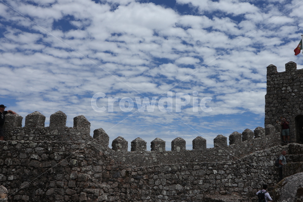 portugal,포르투갈,sintra,신트라,성곽,fortress,무어인의성,하늘,구름,양떼구름,건축물,건물외관,exterior,building,structure,architecture,construction
