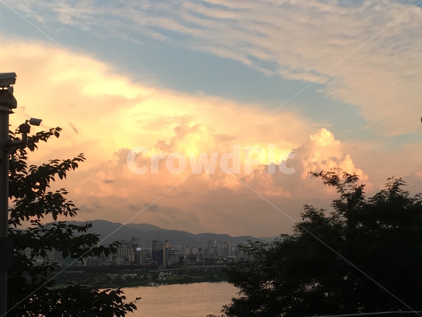 노을,그림같은,구름,구름산,몽글몽글,한강,나무,하늘,서울,날씨,도시,풍경,city,landscape,한국도시풍경,한국도시경관,korea cityscape,nature,자연,outdoors,옥외,weather,sky
