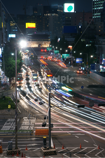 세종대로,교통,장노출,대중교통,도로,조명,야경,밤,풍경,nightscape,night,landscape,도시,city,한국도시풍경,한국도시경관,korea cityscape,교통,교통수단,traffic,transportation,road,intersection,교차로,asphalt,아스팔트