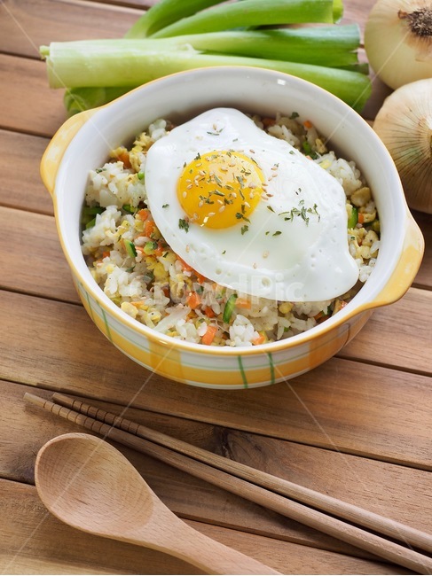 아시아음식,아시아,한국,한국음식,일본음식,타이음식,야채볶음밥,야채,점심식사,요리,계란,파,볶음밥,식사,계란후라이,asianfood,asian,korean,koreanfood,japanesefood,thaifood,vegetablefriedrice,vegetables,lunch,cooking,egg,wave,friedrice,meal,friedegg,음식,식재료,요리,food,cook,meal,dishes,food reserves,한식,한국음식,한국요리,korean food,korean dishes,korean meal,korean cook