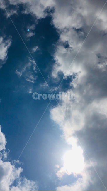 하늘,구름,뭉게구름,낮달,cloud,sky,맑음,맑은날,sunny,daytimemoon,자연,풍경,nature,landscape,outdoors,옥외,azure sky,푸른 하늘