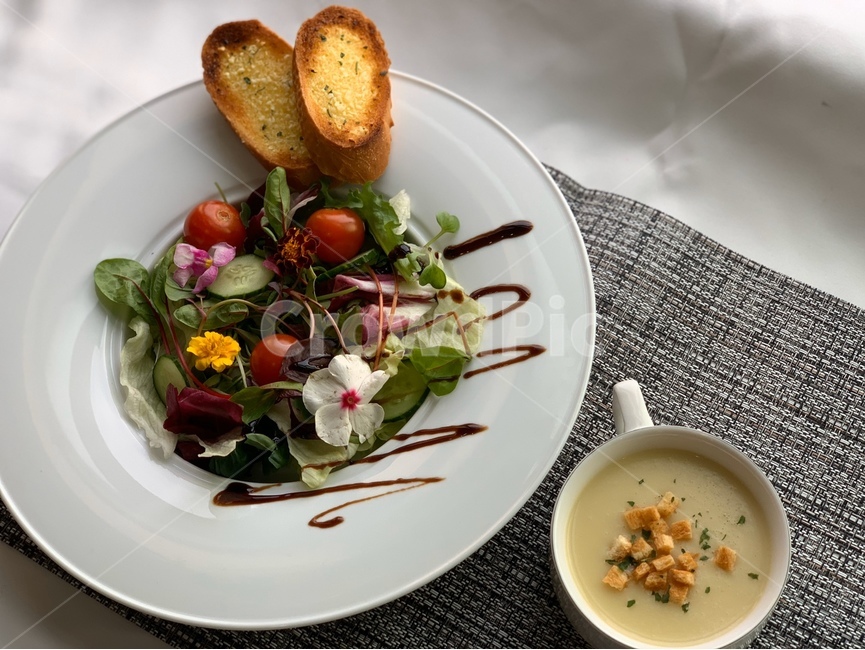 레스토랑,샐러드,음식,바게트,수프,restaurant,salad,food,음식,식재료,요리,food,cook,meal,dishes,food reserves