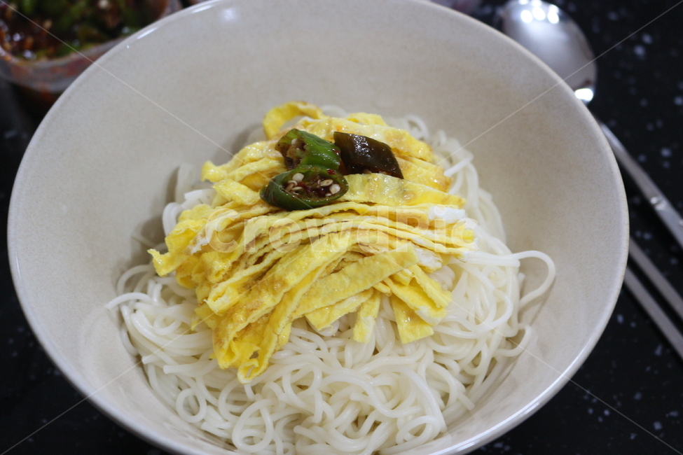 noodle,잔치국수,냉국수,잔치국수요리,계란고명,시원한국수,음식,식재료,요리,food,cook,meal,dishes,food reserves