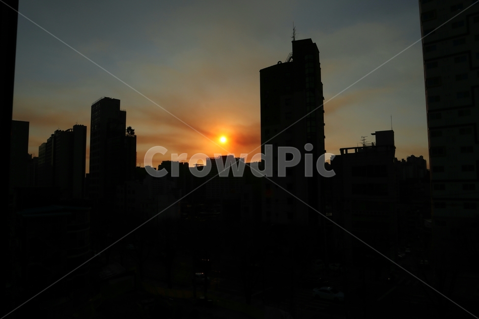 저녁노을,저녁,노을,석양,태양,햇빛,서울,건물,도시,하늘,붉은하늘,redsky,sky,dusk,sun,sunset,evening,city,building,seoul