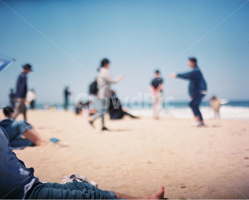 해변,나들이,바다,사람들,군중,모래사장,해변,바다,beach,sea,사람들,대중,군중,other people,crowd,인물실루엣,사람실루엣,character silhouette,human silhouette,여행,휴가,traveling,vacation,trip,person,사람,human,인간,clothing,의류,apparel,의복