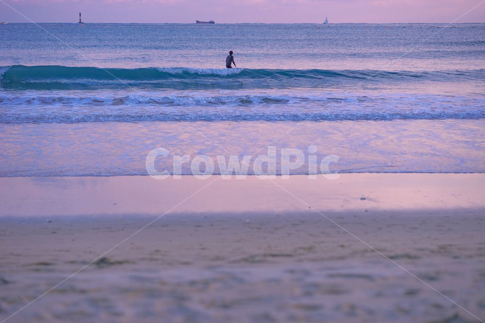 바다,파도,서핑,색감,하늘,해질녘,해변,반영,구름,핑크,sky,pinksky,color,beach,sea,cloud,자연,풍경,nature,landscape,해변,바다,beach,sea,사람,인물,인간,human,person,인물실루엣,사람실루엣,character silhouette,human silhouette,여행,휴가,traveling,vacation,trip,스포츠,레저,운동,sports,leisure,exercise,감성,sensible,feeling,색깔,색상,색채,색감,color sense,color sensitivity,feeling of color,outdoors,옥외,water,물,ocean,대양