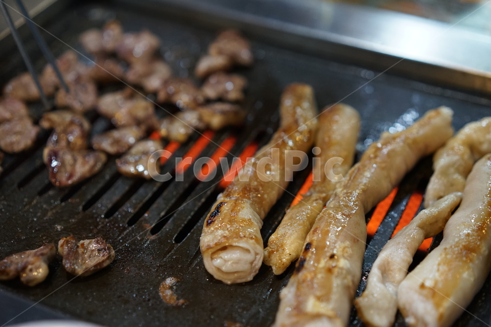 막창,염통,고기,육류,불판,고깃집,돼지막창,막창집,내장,한국음식,음식,식재료,요리,food,cook,meal,dishes,food reserves,육류,고기,meat,한식,한국음식,한국요리,korean food,korean dishes,korean meal,korean cook