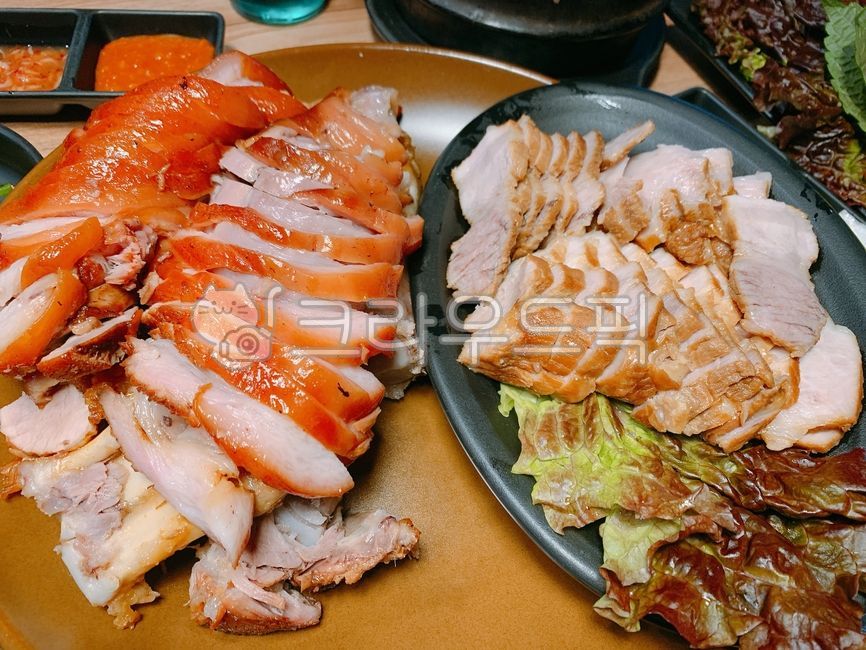 front leg meat,Pork feet,forelegs,meat,Bossam,pork