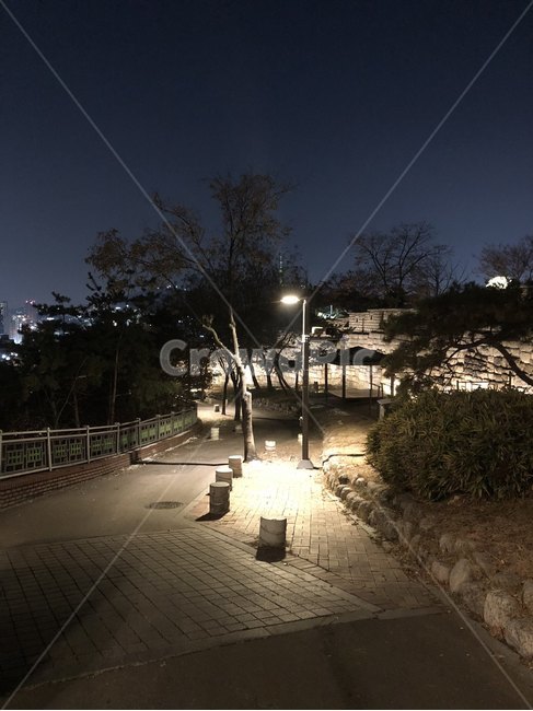 낙산,한양성곽,낙산공원,서울,성벽,이화동,겨울,한양,성곽,야경,밤,풍경,nightscape,night,landscape,도시,city,한국도시풍경,한국도시경관,korea cityscape,walkway,보도,path,통로,pavement,포장,sidewalk,flagstone,판석,cobblestone,조약돌