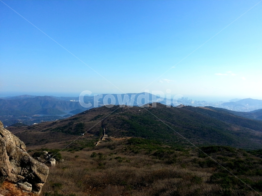 하늘,산,sky,가을,풍경,금정산,도시,부산,푸른,맑음,한국,대한민국,나무,단풍,등산,구름,햇살,mountain,scenery,fall,autumn,city,busan,blue,clean,clear,korea,tree,maple,mountainclimbing,cloud,sunny