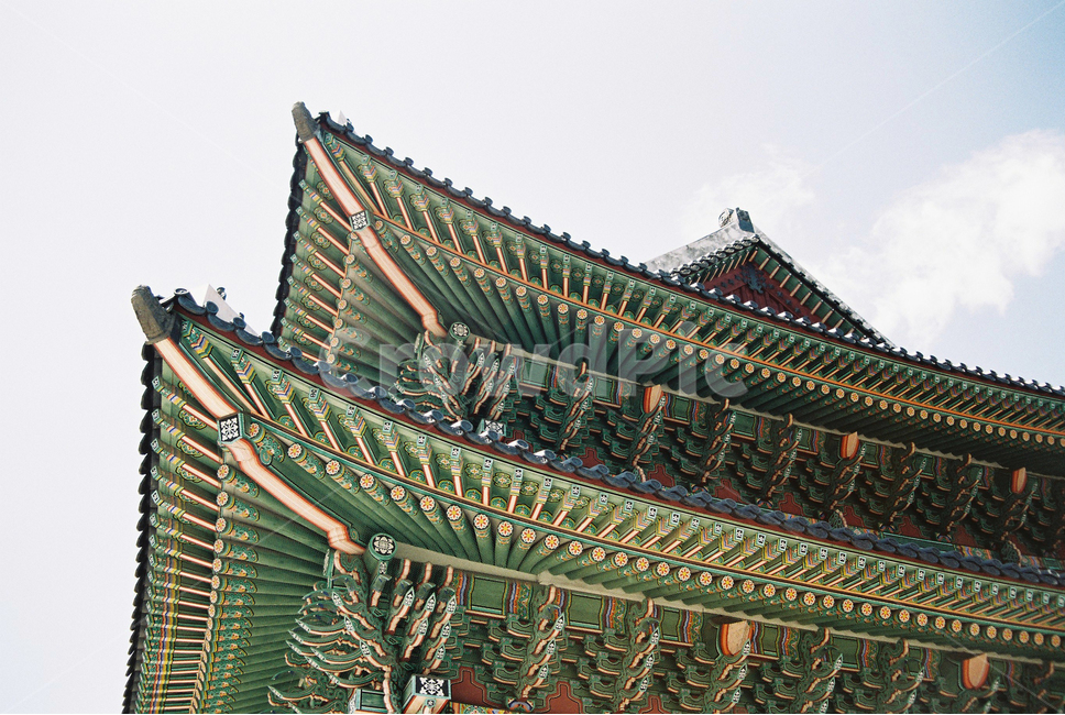 지붕,단청,고궁,전통,필름,한국적,한국전통,한국문화,korean traditional,korean culture,랜드마크,landmark,tourist attraction,한국랜드마크,한국관광지,한국명소,korea landmark,korea tourist attraction,건축물,건물외관,exterior,building,structure,architecture,construction