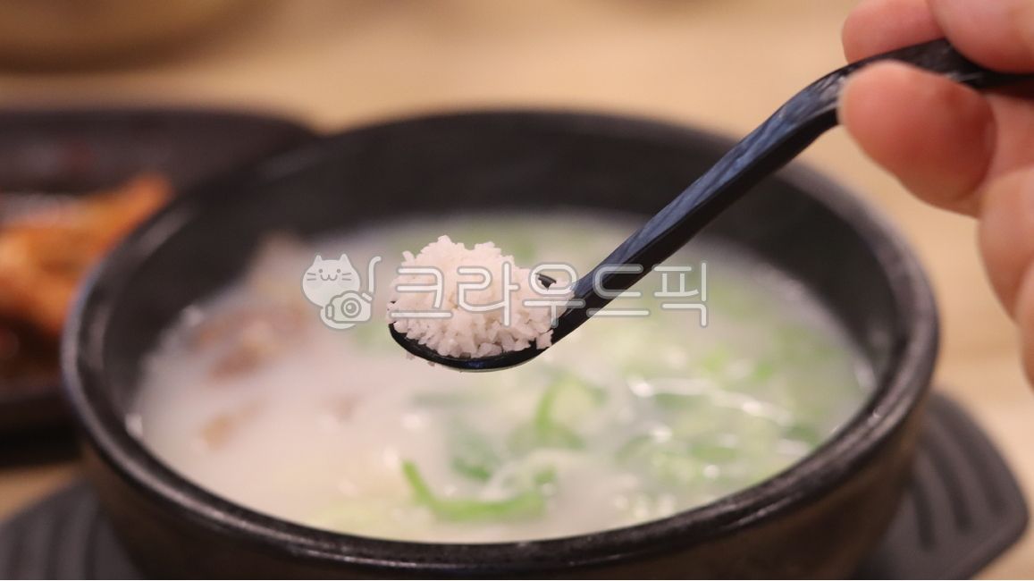 음식,먹을것,곰탕,소금,뚝배기,굵은소금,파,음식,식재료,요리,food,cook,meal,dishes,food reserves