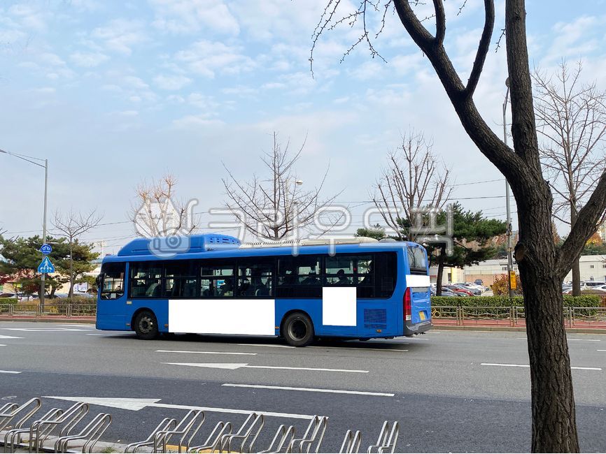 bus,commercial,commercialadvertisement,square billboard,outdoor advertising,sign board,citybusadvertisement,outdooradvertisement,Mockup image,commercialbillboard,busadvertisement,advertisingdesign,emptied,billboard,emptyspace,empty place,background,bus ad