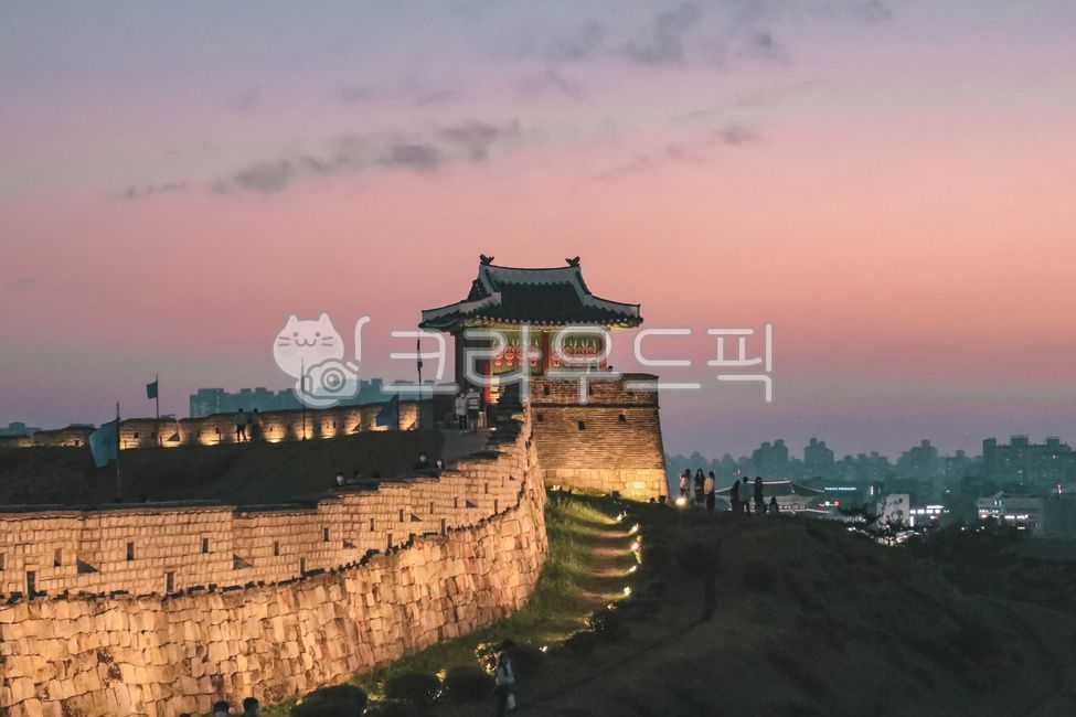 수원,수원화성,동북각루,방화수류정,화홍문,화성행궁,동북포루,성벽,전통,한국,한국문화유산,한국관광지,세계문화유산,풍경,파스텔톤