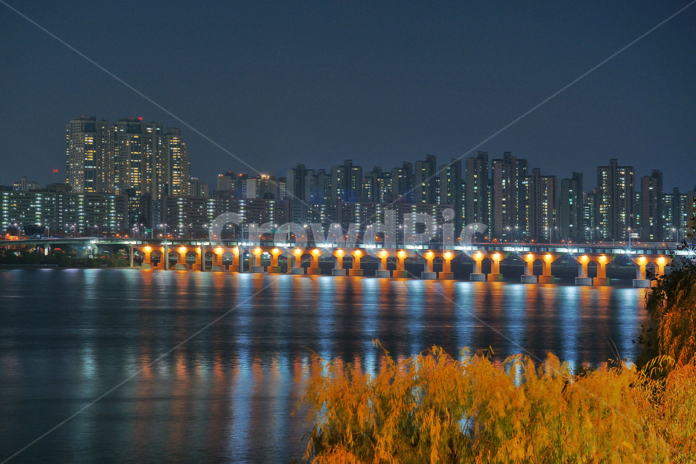 잠실대교,반영,잠실,한강,야경,조명,아파트촌,야경,밤,풍경,nightscape,night,landscape,도시,city,한국도시풍경,한국도시경관,korea cityscape