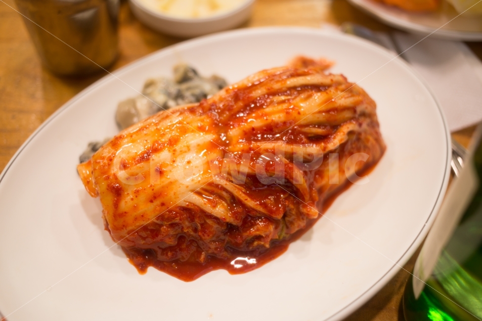김치,보쌈김치,생굴,굴김치,굴보쌈,한국전통,한국문화,korean traditional,korean culture,음식,식재료,요리,food,cook,meal,dishes,food reserves,채소,야채,vegetables,한식,한국음식,한국요리,korean food,korean dishes,korean meal,korean cook
